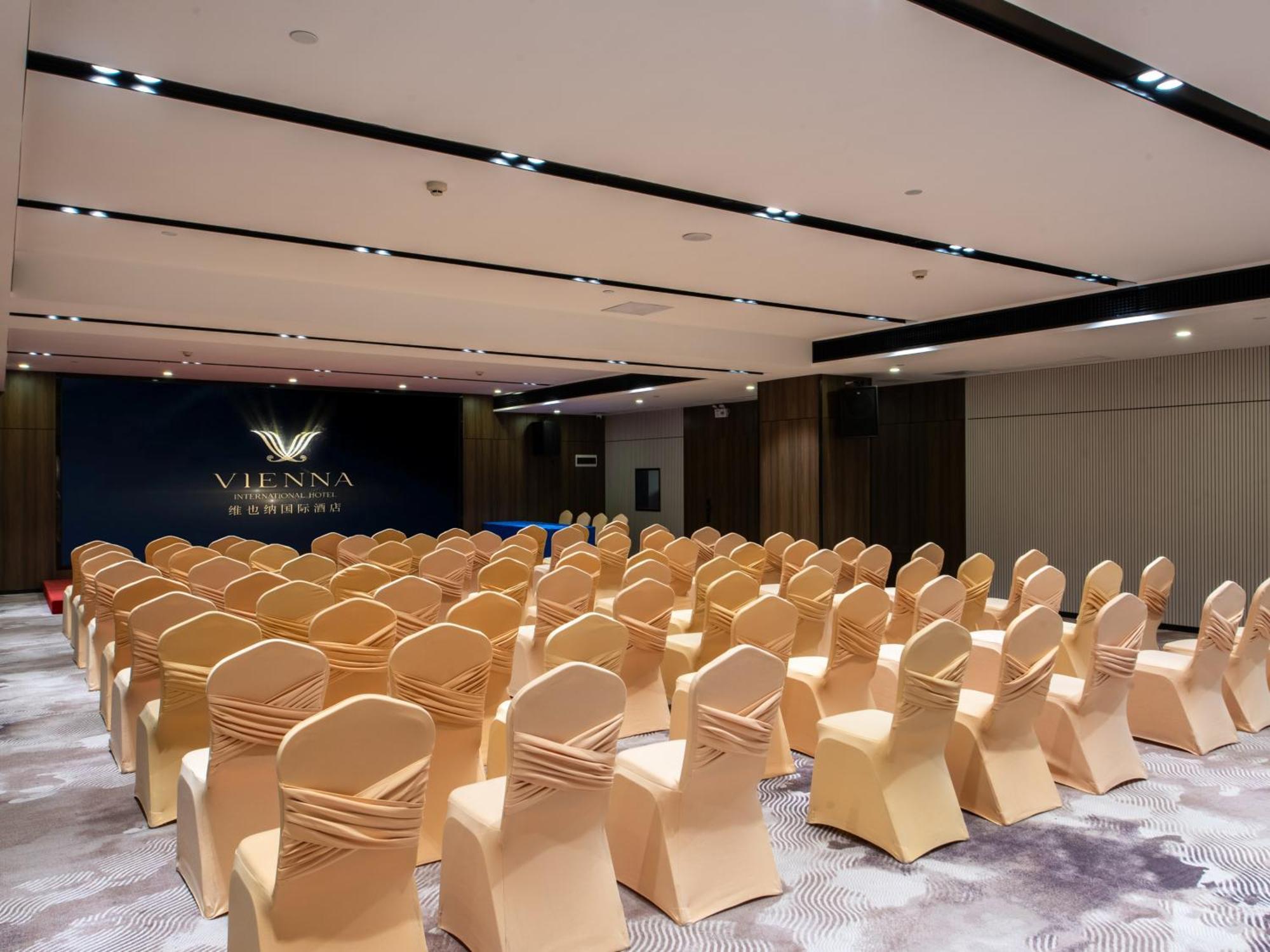 Vienna International Hotel Guangzhou Baiyun International Conference Center Exterior photo